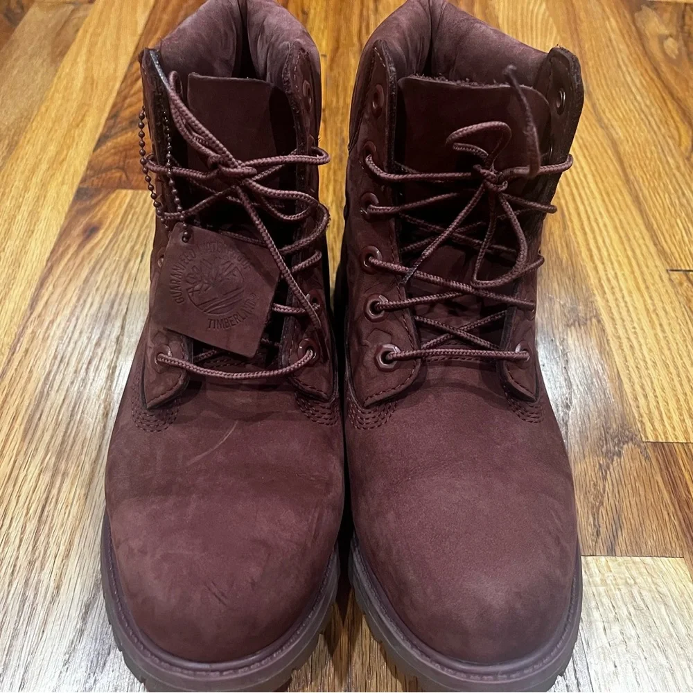 Women’s Red Velvet Timberland‎ Leather Boots Size 8.5 Some Stains see pictures